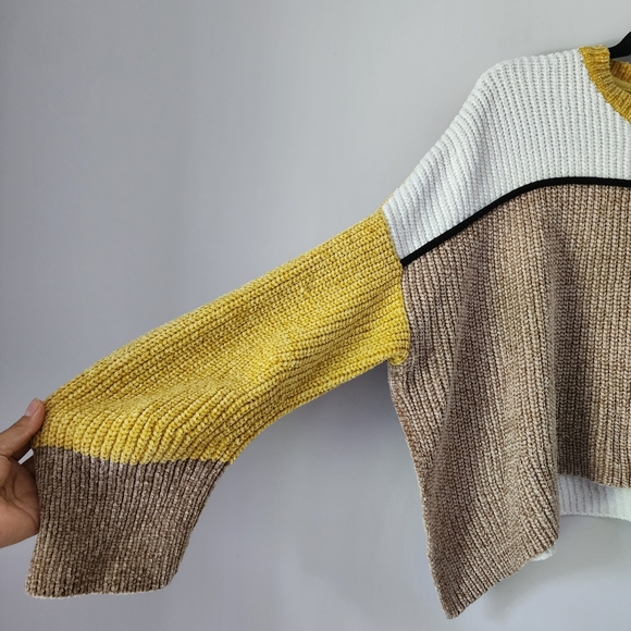 Urban Outfitters Slouchy Cropped Oversized Sweater Size Medium - Picture 4 of 11